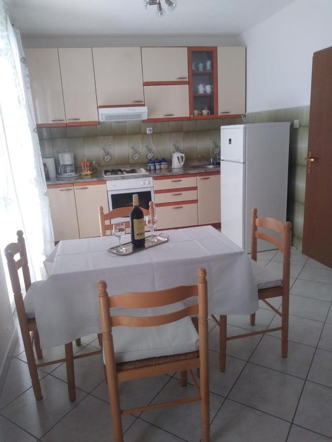 Apartments Soljacic Бол Екстериор снимка