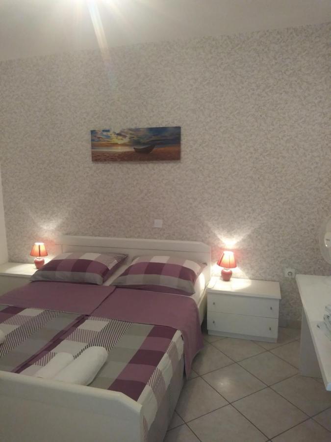 Apartments Soljacic Бол Екстериор снимка