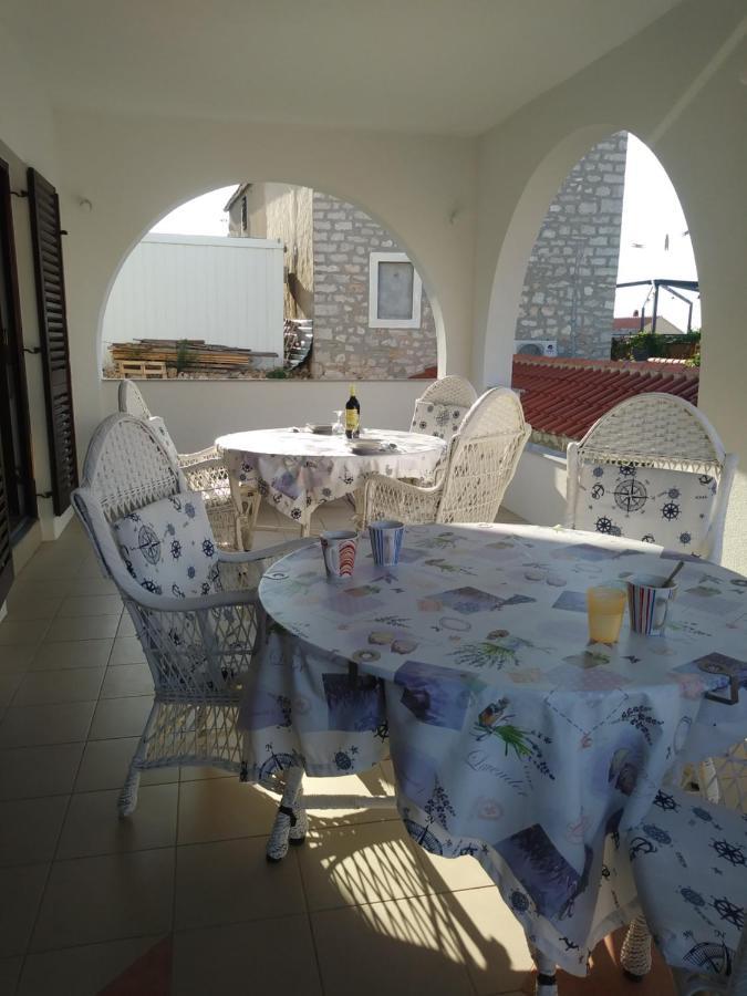Apartments Soljacic Бол Екстериор снимка